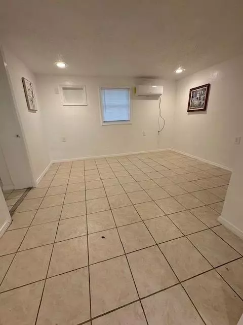 New Orleans, LA 70119,305 CITY PARK AVE #B