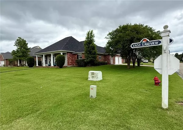 La Place, LA 70068,129 E LAKEVIEW DR