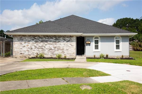 5008 BURKE DR, Metairie, LA 70003