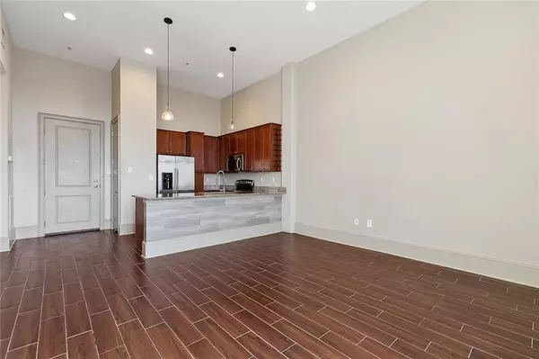 New Orleans, LA 70112,1201 CANAL ST #521