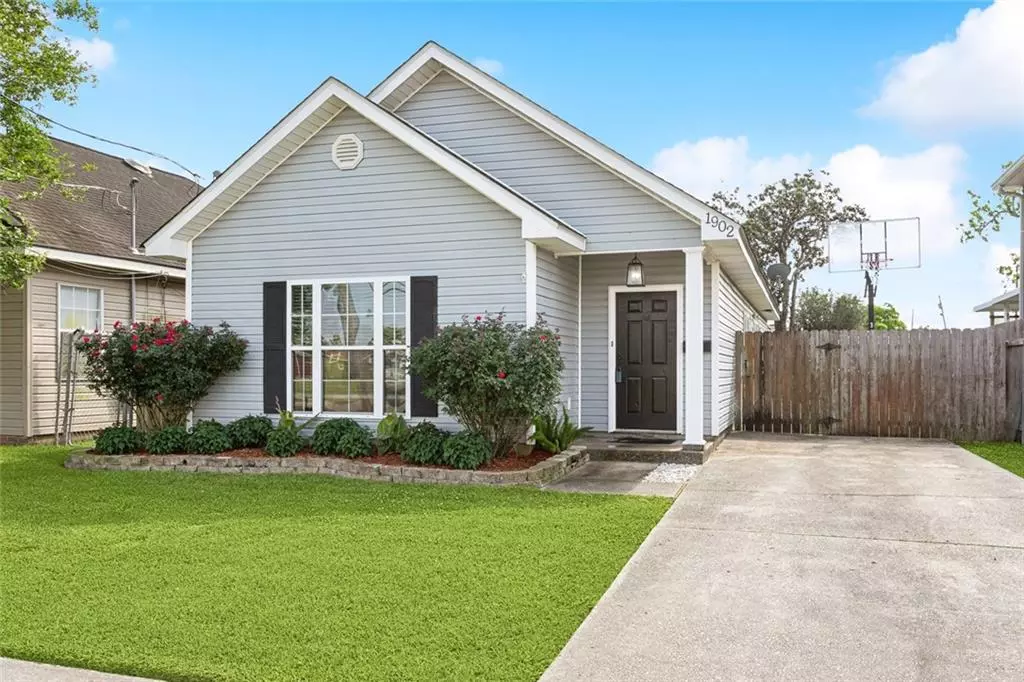 Gretna, LA 70053,1902 HUEY P LONG AVE