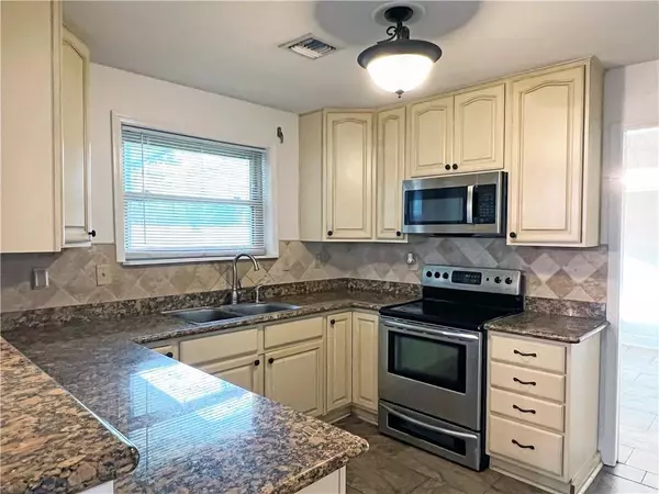 Metairie, LA 70002,4508 HESSMER AVE