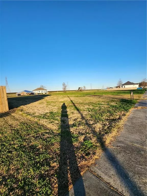 Chalmette, LA 70043,8329 BENJAMIN ST