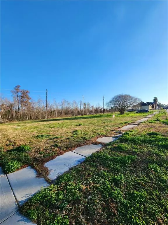 Chalmette, LA 70043,4001 KINGS DR