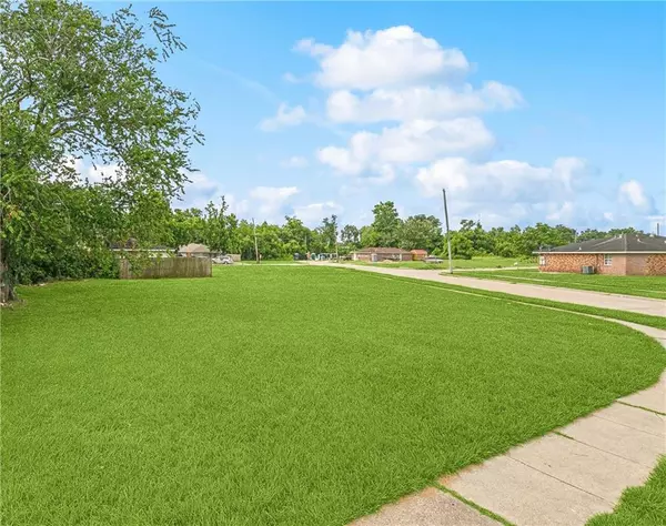 2801-03 DANIEL DR, Violet, LA 70092