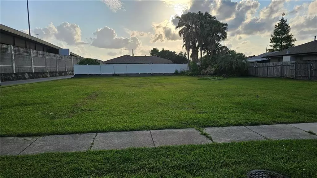 Metairie, LA 70002,604 MELODY DR