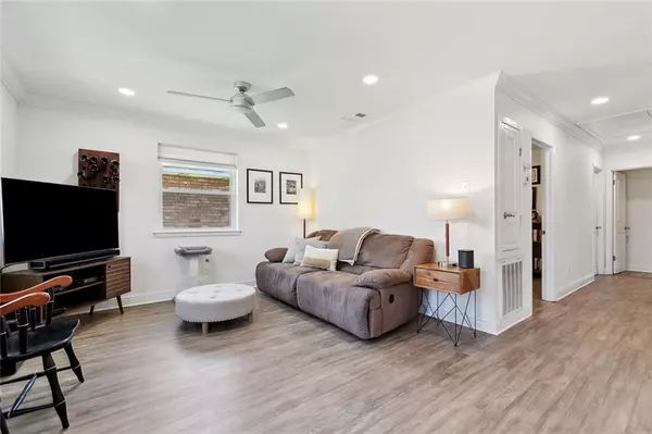 Metairie, LA 70001,917 BELMONT PL