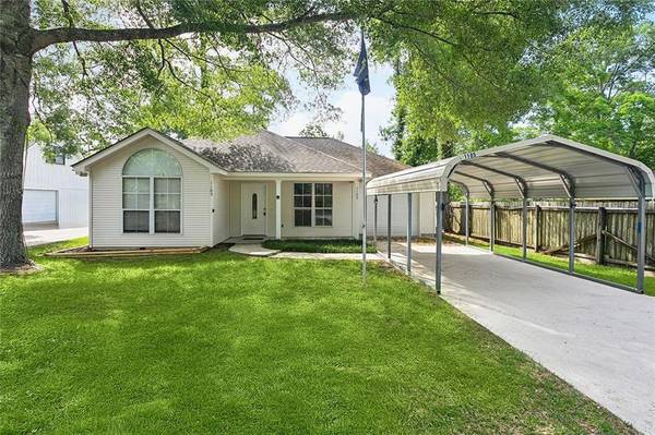 1105 FOREST LN, Mandeville, LA 70448