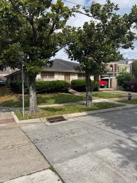 Metairie, LA 70005,305 LILAC ST