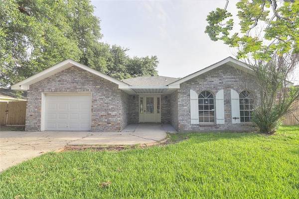 2516 ARIZONA DR, Marrero, LA 70072