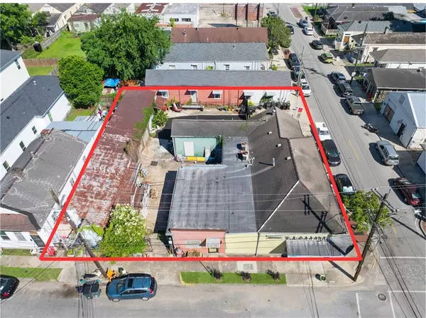 8739 OAK ST, New Orleans, LA 70118