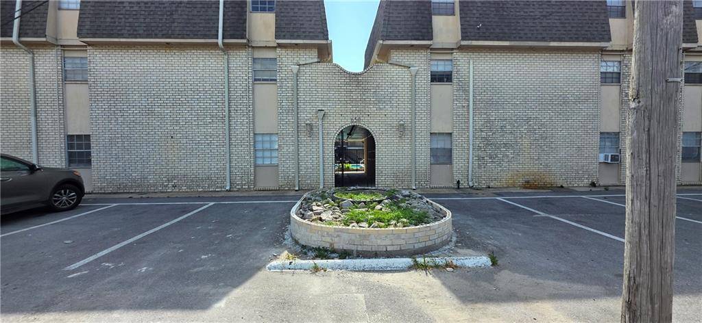 650 CENTRAL AVE #113, Jefferson, LA 70121
