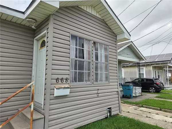 668 AVENUE B, Westwego, LA 70094