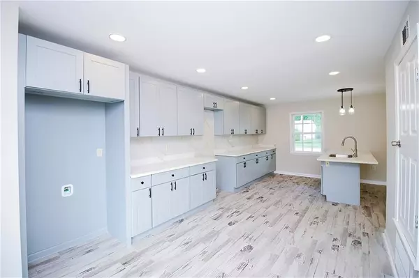 La Place, LA 70068,1304 MADEWOOD RD