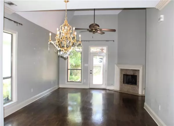 Mandeville, LA 70471,2247 10TH ST