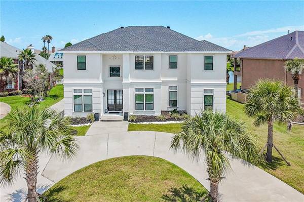 251 OAKMONT DR, New Orleans, LA 70128