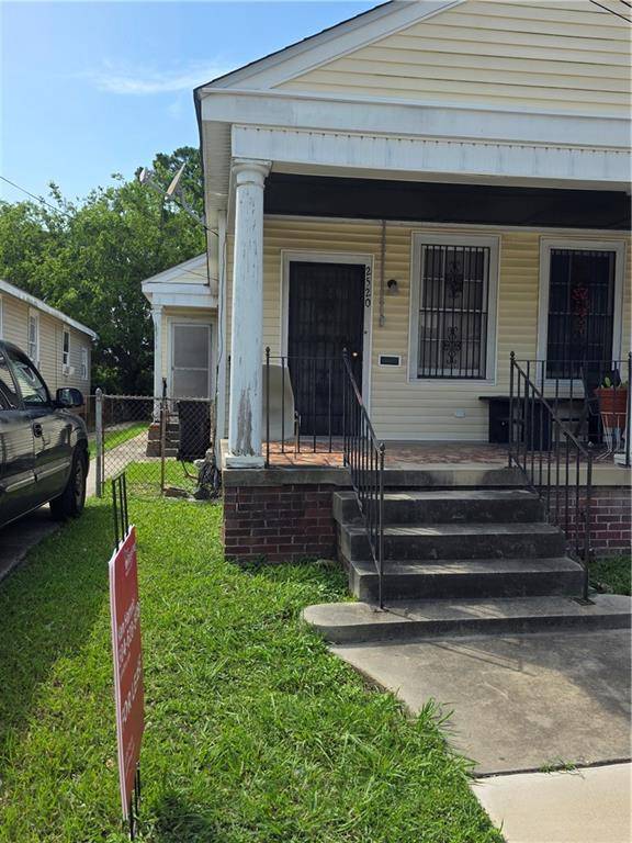 2520 LEONIDAS ST, New Orleans, LA 70118