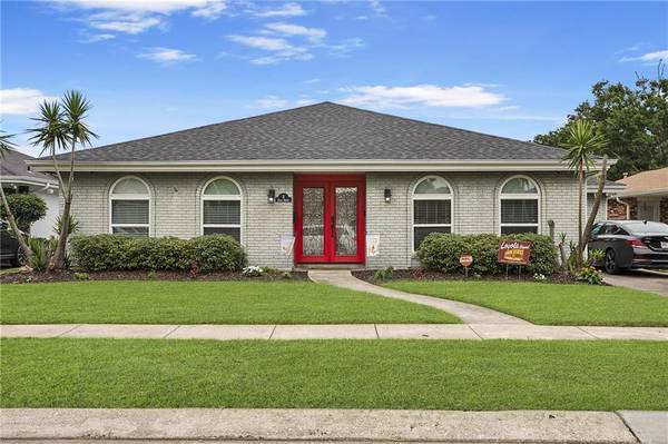 8 GELPI AVE, Kenner, LA 70065