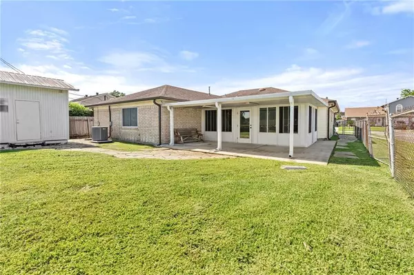 Harvey, LA 70058,2138 COLOMBO DR