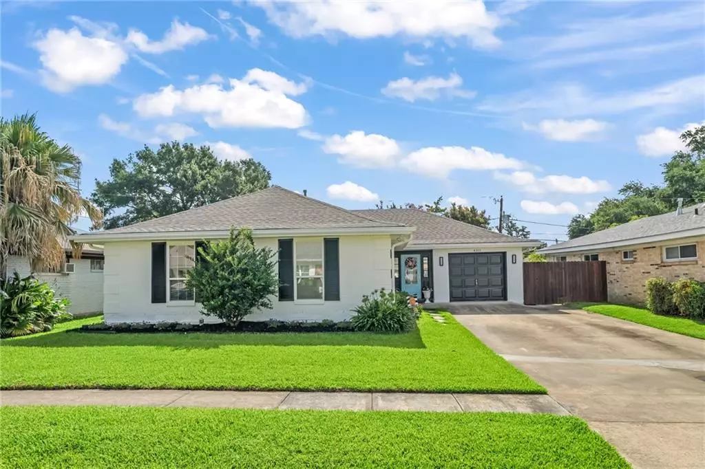 Metairie, LA 70002,4301 NAPOLI DR