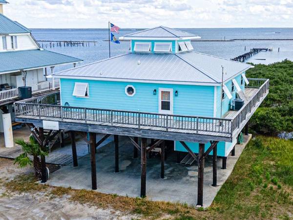 162 IBERVILLE LN, Grand Isle, LA 70358