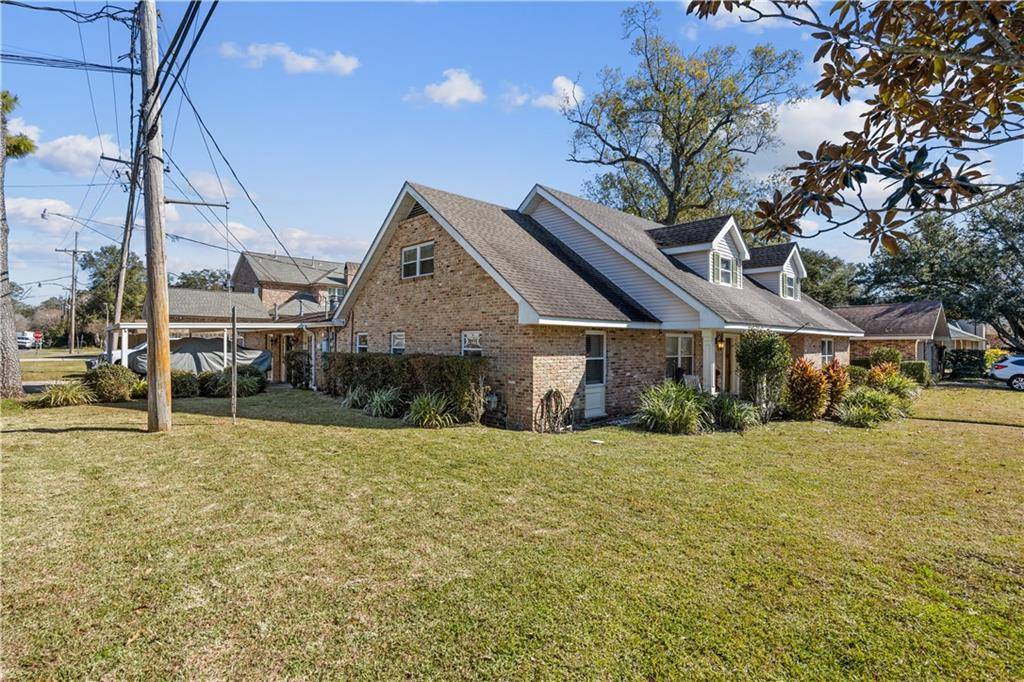 9631 WILDWOOD DR, River Ridge, LA 70123