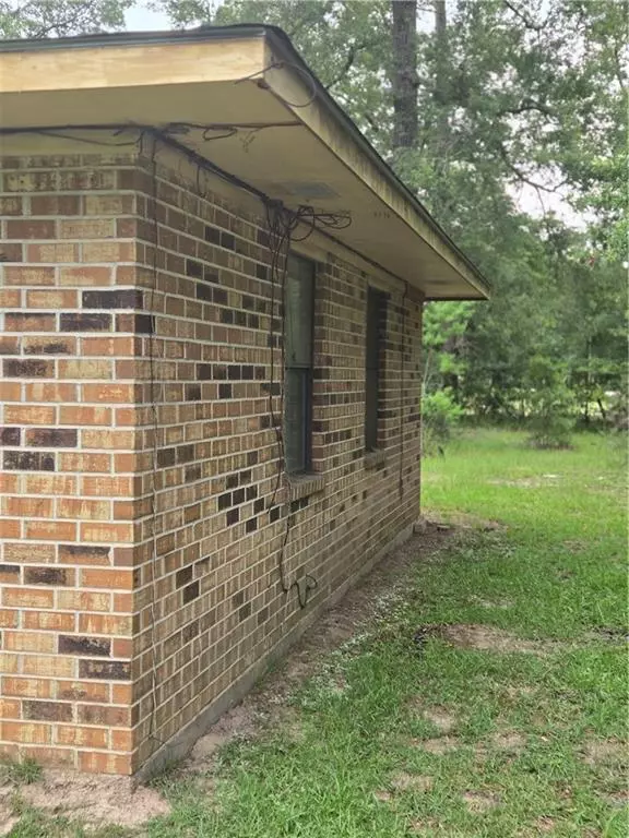 Oakdale, LA 71463,260 PINE LN