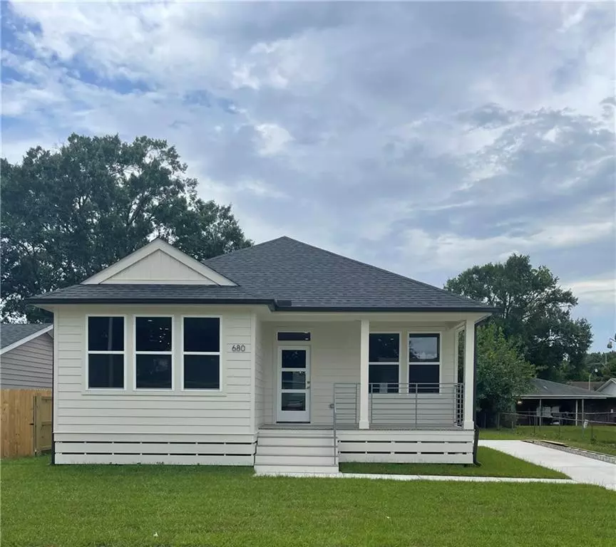 Gretna, LA 70056,680 HUNTERBROOK DR