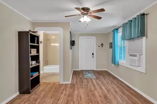 Marrero, LA 70072,520 OAK ST