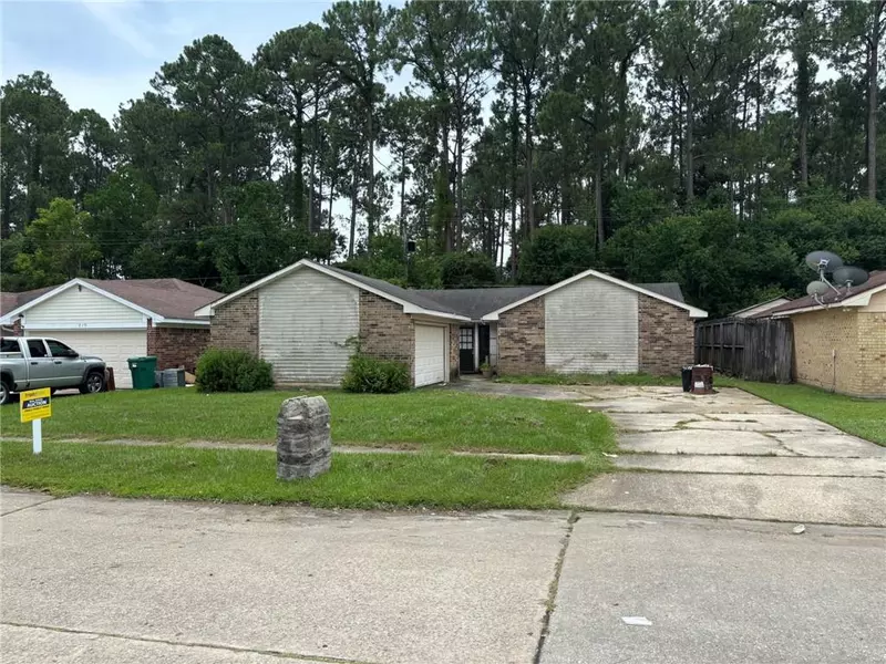 221 DRURY LN, Slidell, LA 70460