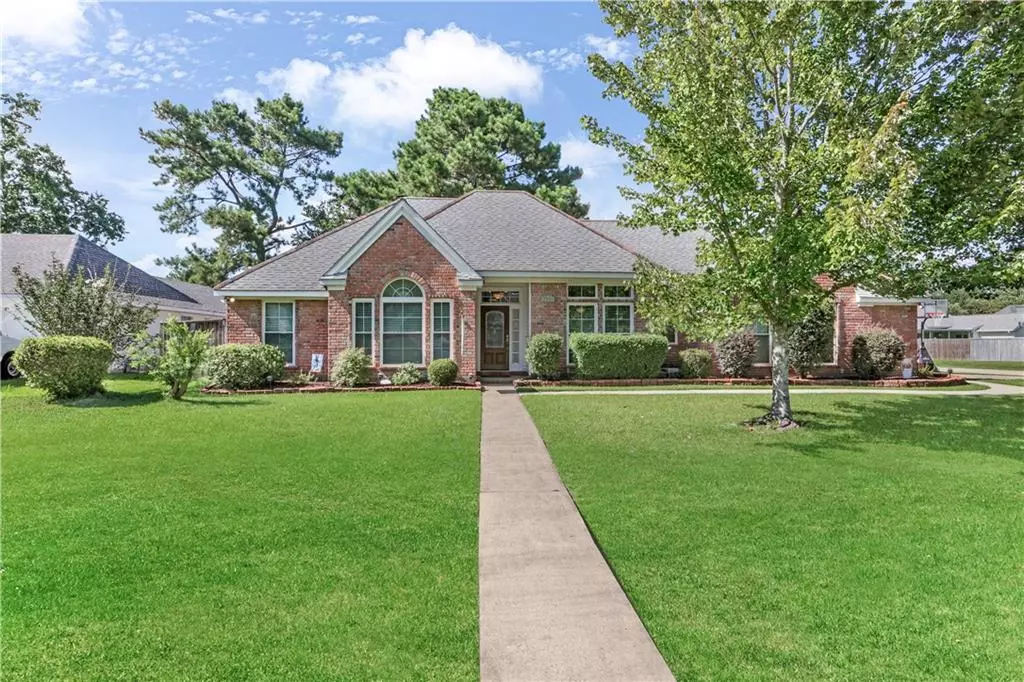 Mandeville, LA 70448,1231 FAIRFIELD DR