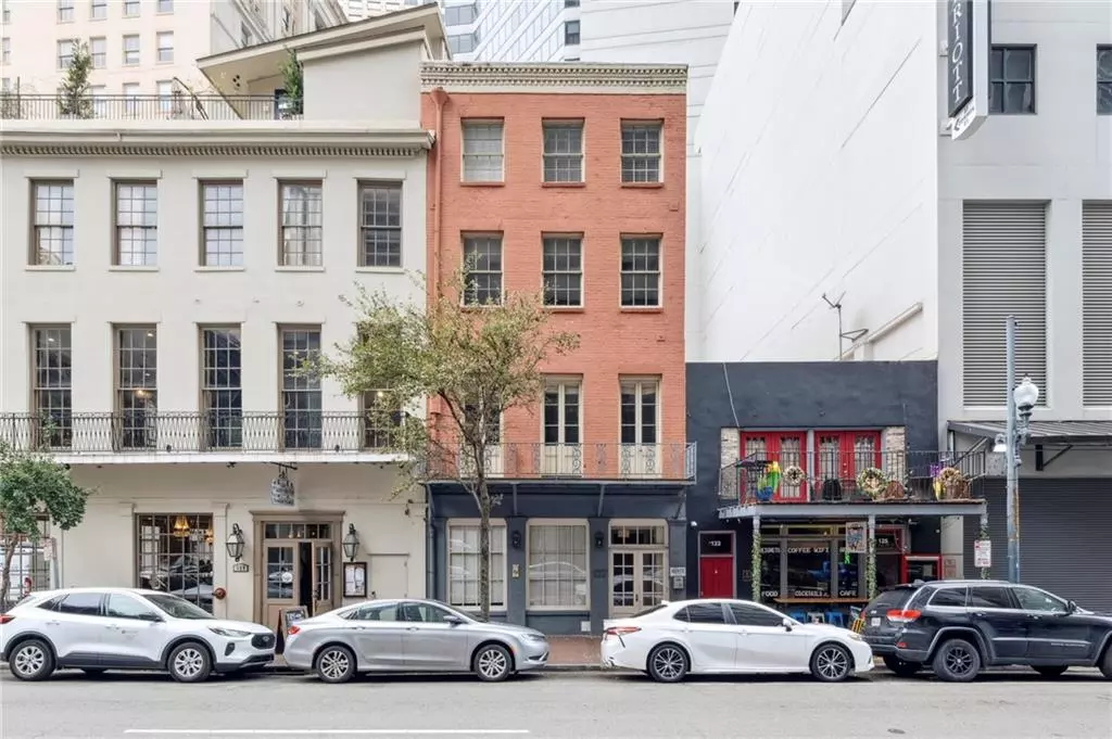 New Orleans, LA 70130,127 CAMP ST