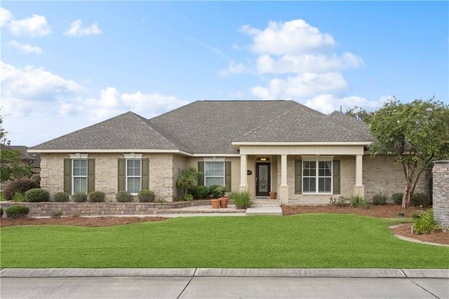 2757 ACADIANA TRCE, Marrero, LA 70072