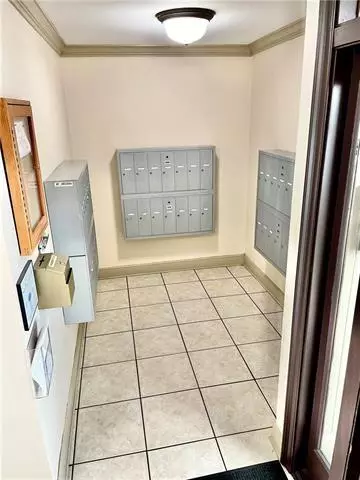 Metairie, LA 70002,2521 METAIRIE LAWN DR #103