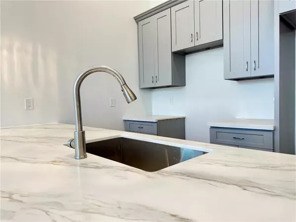 New Orleans, LA 70113,1600 02 RE JOHN RAPHAEL JR WAY