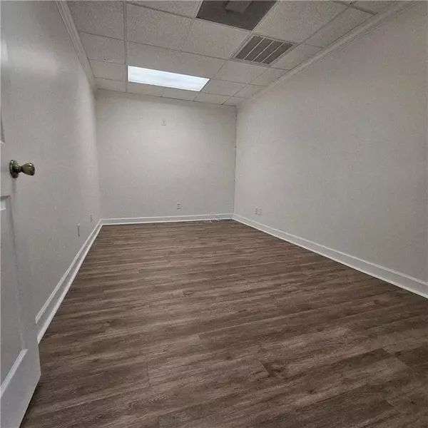 Metairie, LA 70002,4323 DIVISION ST #109