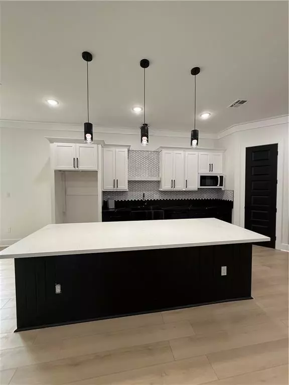 New Orleans, LA 70126,5600 CLEMENTS DR