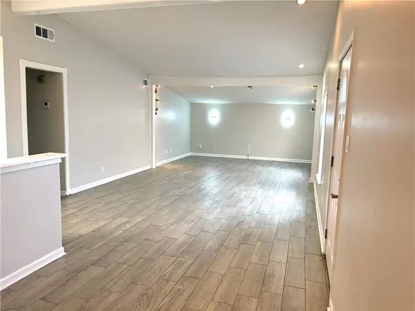 Gretna, LA 70056,2128 DUPONT DR