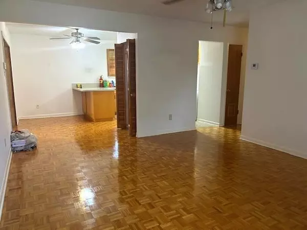 Alexandria, LA 71303,5708 SKYLARK DR
