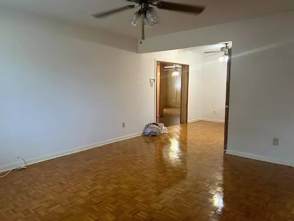 Alexandria, LA 71303,5708 SKYLARK DR