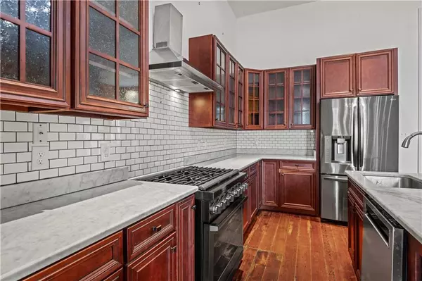 New Orleans, LA 70130,1920 22 CONSTANCE ST