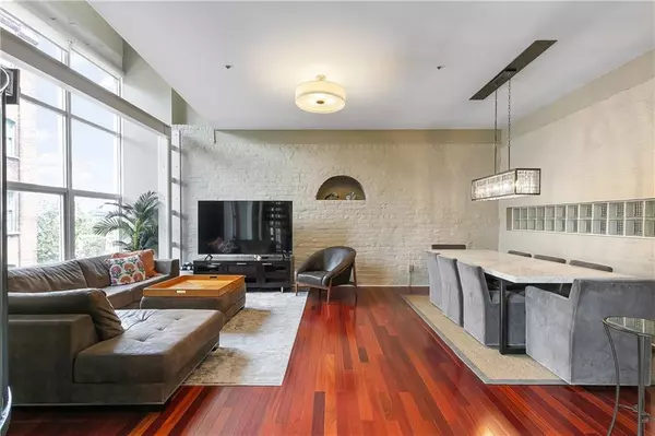 New Orleans, LA 70130,1111 S PETERS ST #405