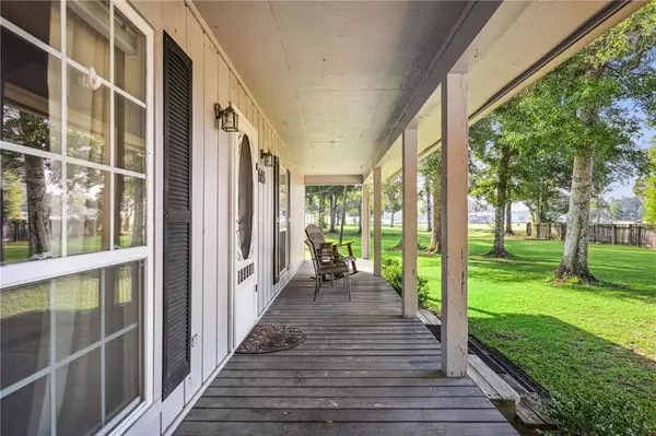 Holden, LA 70744,26655 JAMES CHAPEL N. RD