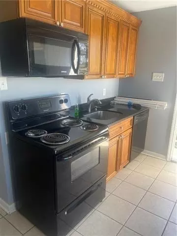 New Orleans, LA 70122,5303 WARRINGTON DR