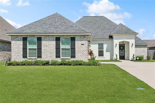 103 CYPRESS PARK LN, Belle Chasse, LA 70037