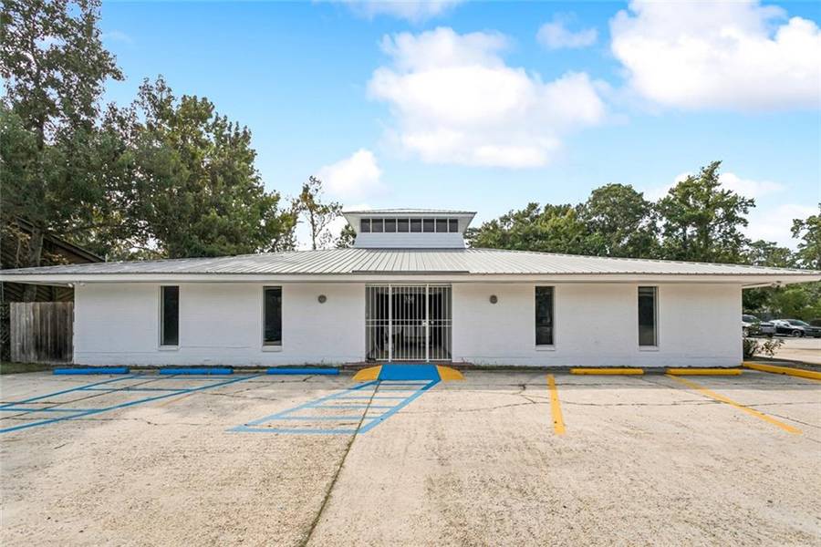 350 N CAUSEWAY BLVD #200, Mandeville, LA 70448