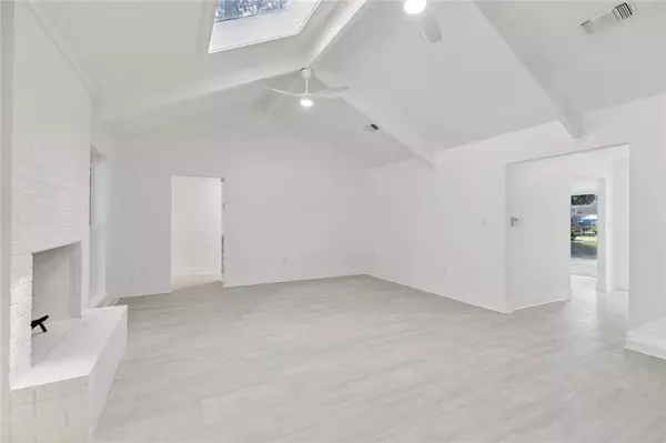 Mandeville, LA 70471,385 JASMINE DR