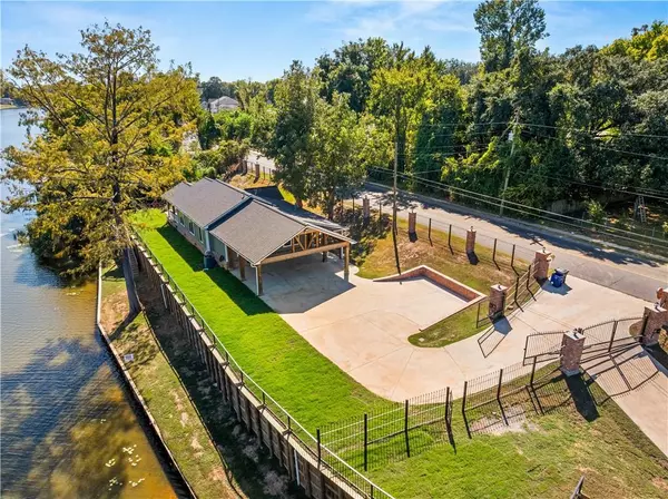 1041 WASHINGTON ST, Natchitoches, LA 71457