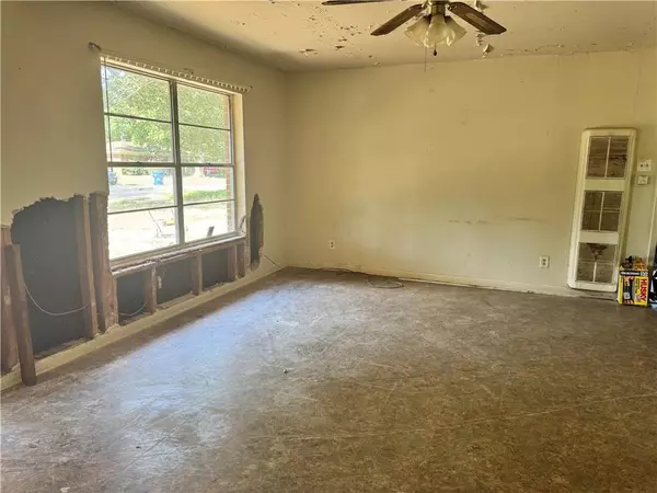 Alexandria, LA 71303,1923 DONEGAL DR