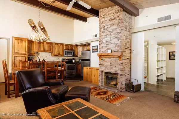 Snowmass Village, CO 81615,600 Carriage Way J-17